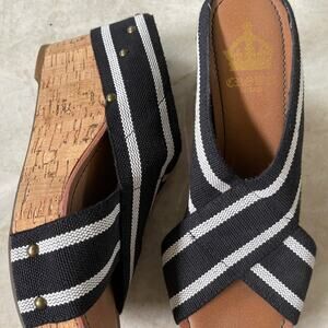 Crown Vintage Cork Wedge Sandal, 9 B&W